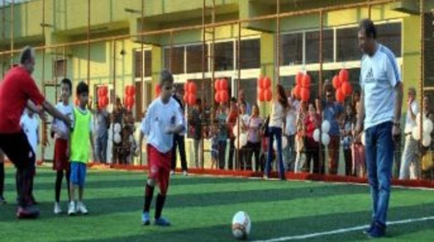 Tanju &Ccedil;olak 14. Futbol Akademisini Aydın&rsquo;da A&ccedil;tı