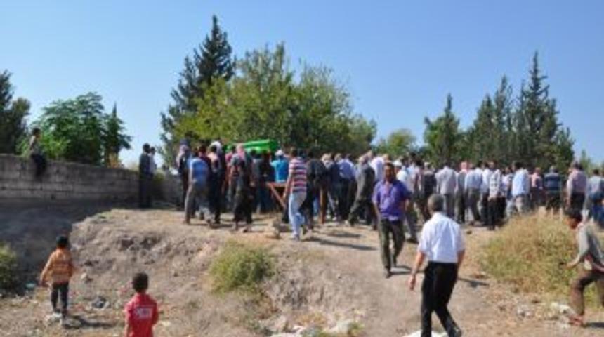 Sınırda Vurulan Şahıs Toprağa Verildi