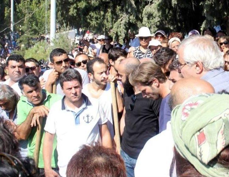 Tuncel Kurtiz'in Cenaze Töreninde İzdiham G2