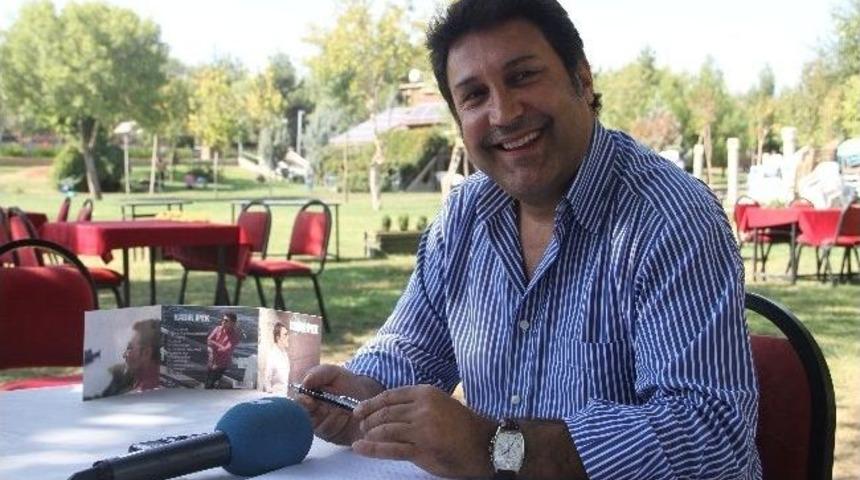 Kürtçe Şarkı Okuduğu İçin Gözaltına Alındı