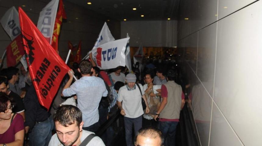 Atat&uuml;rk Havalimanı'nda Eylem Yapmak Isteyen Gruba M&uuml;dahale
