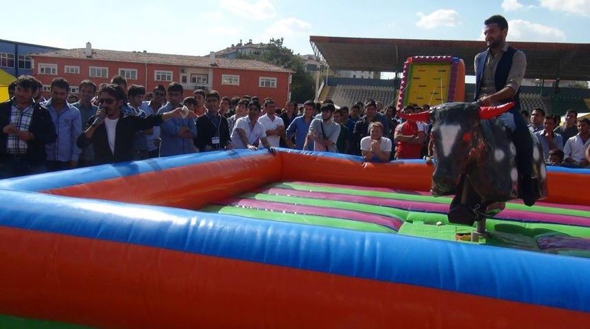 &Uuml;niversiteye Başlayanlar I&ccedil;in Statda Oryantasyon Programı Yapıldı