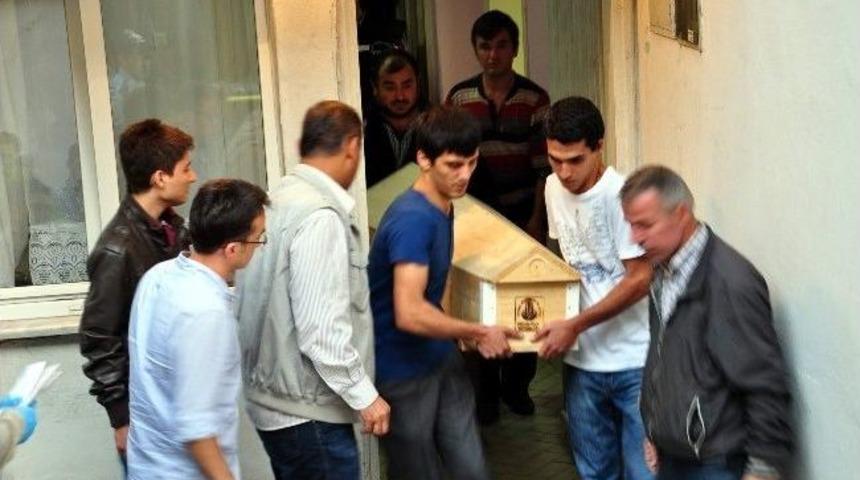 Eşini vurup intihar etti