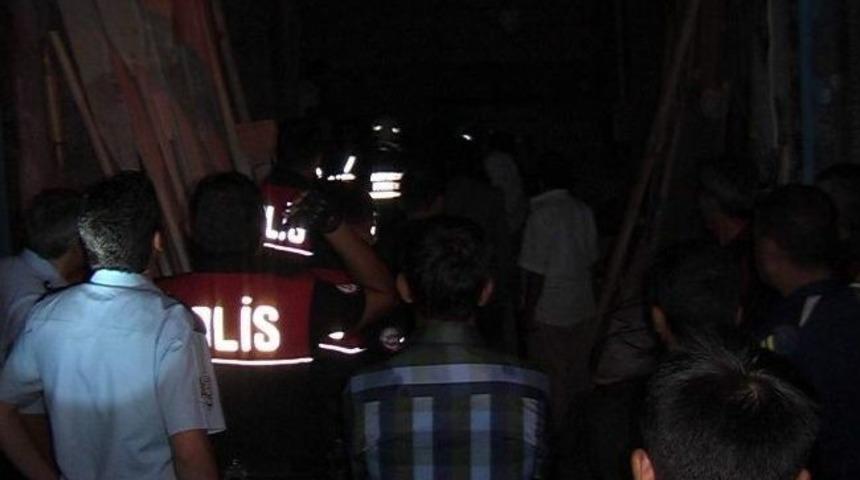 Tarihi Pazarda Marangoz D&uuml;kkanında Yangın