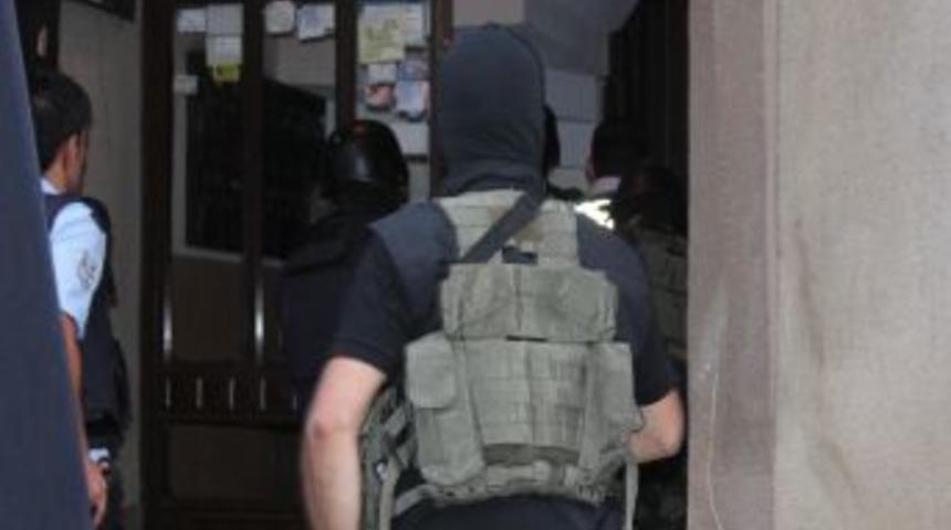 İstanbul Polisinden 'helikopter' Destekli Şafak Operasyonu