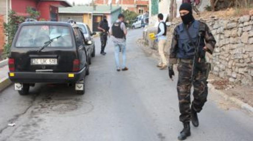 G&uuml;lsuyu Mahallesi'nde Polis Operasyonu