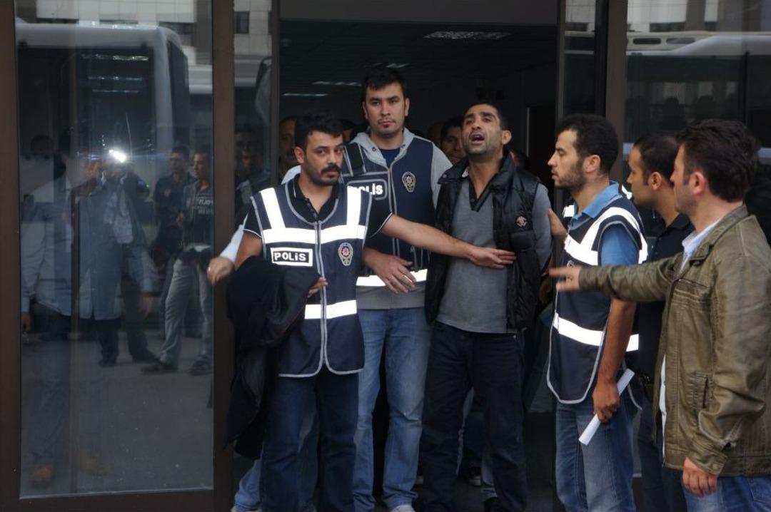 G&ouml;zaltındaki Taraftarlar Adliyeye Sevk Edildi