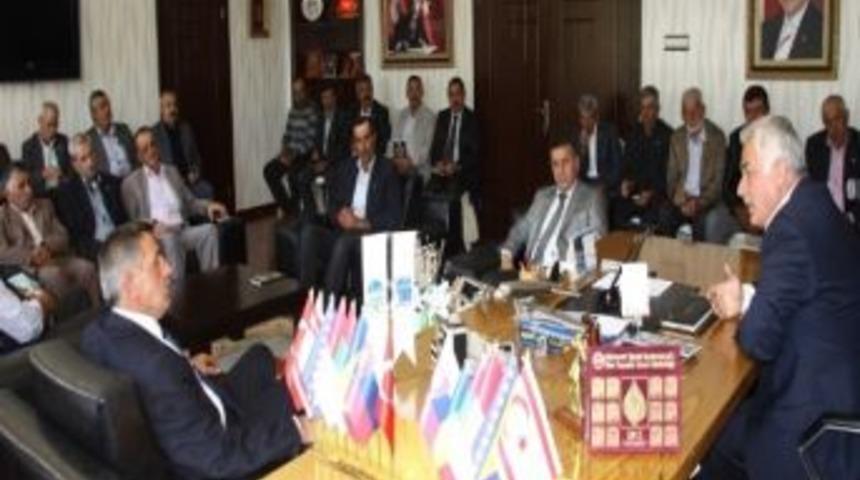 Muhtarlardan Başkan &Ouml;zden&rsquo;e Teşekk&uuml;r Ziyareti