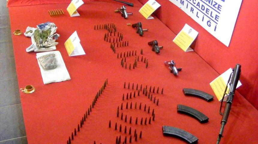 Suriyelilerin Elindeki Uzun Namlulu Silahlara, Polis El Koydu