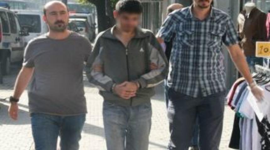 Yolda y&uuml;r&uuml;rken bı&ccedil;aklandı