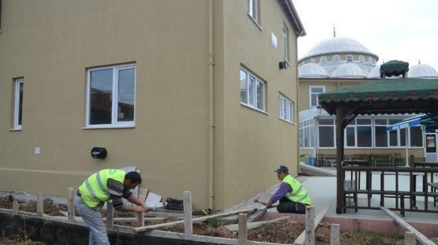 Kartepe'nin Camileri G&uuml;zelleşiyor