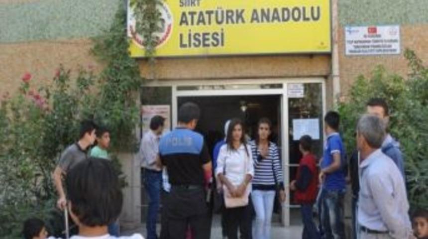 Siirt Akademi&rsquo;den 200 &Ouml;ğrenciye Dershane Eğitimi