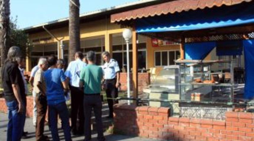 Seyyar Simit&ccedil;i &Ouml;nce Kendini Sonra Kafe Sahibini Yaktı