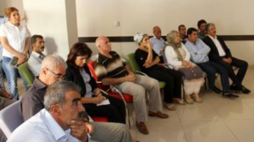 BDP'liler Demokratik Paketin A&ccedil;ıklamasını Dikkatle Dinliyor