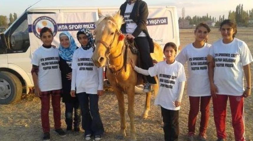 Ata Sporu Cirit&rsquo;e Bayanlar Daha &Ccedil;ok İlgi G&ouml;steriyor