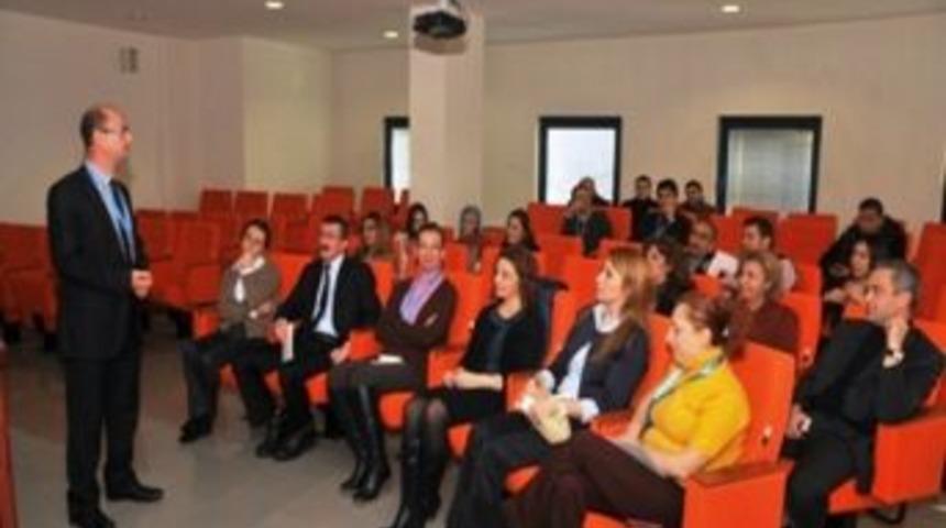 İzmit Belediyesi Eğitime &Ouml;nem Veriyor