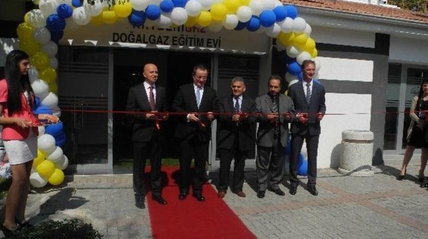 Kayserigaz&rsquo;dan B&uuml;y&uuml;kkılı&ccedil;&rsquo;a Plaket