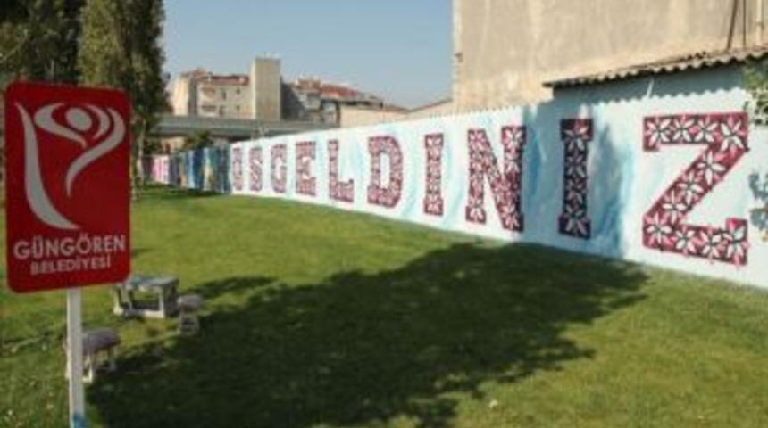 G&uuml;ng&ouml;ren Renklere Boyanıyor