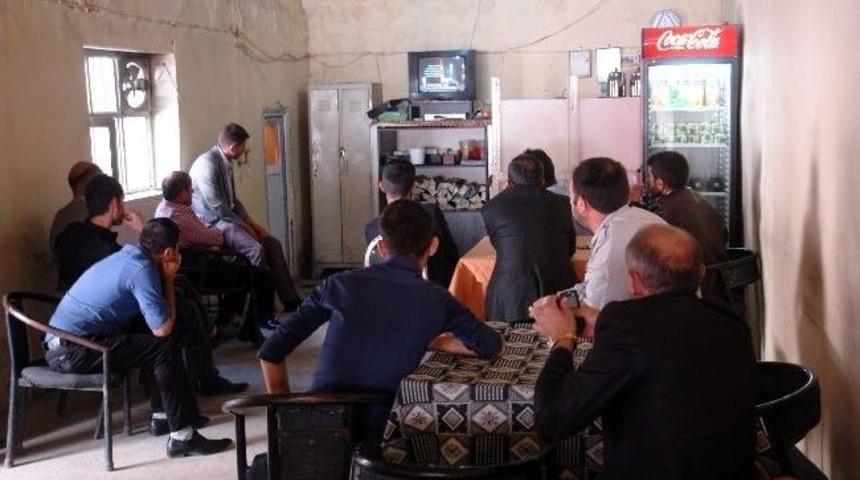 Y&uuml;ksekovalılar &lsquo;demokratikleşme Paketi&rsquo;ne Kilitlendi