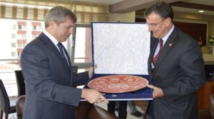 Avustralya B&uuml;y&uuml;kel&ccedil;isi Biggs, &Ccedil;anakkale Valisi &Ccedil;ınar'ı Ziyaret Etti