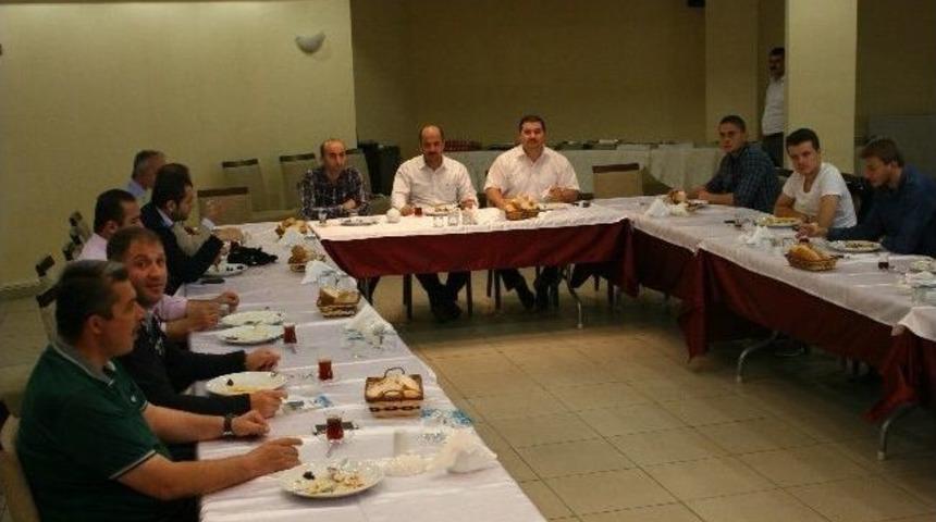 D&uuml;siad&rsquo;a, Sagiad&rsquo;tan Ziyaret