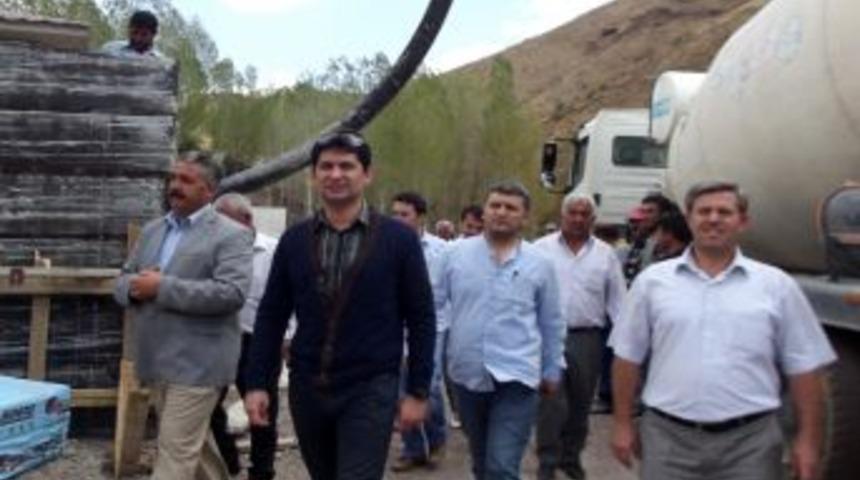 Kaymakam Baran, K&ouml;y Ve Mezralarda Okul Inşaatını Denetledi