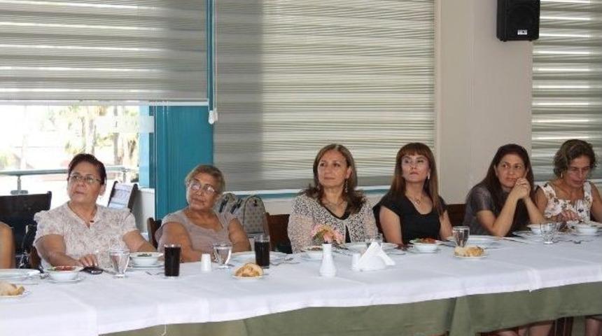 &Uuml;niversiteli Kadınlar Buluştu