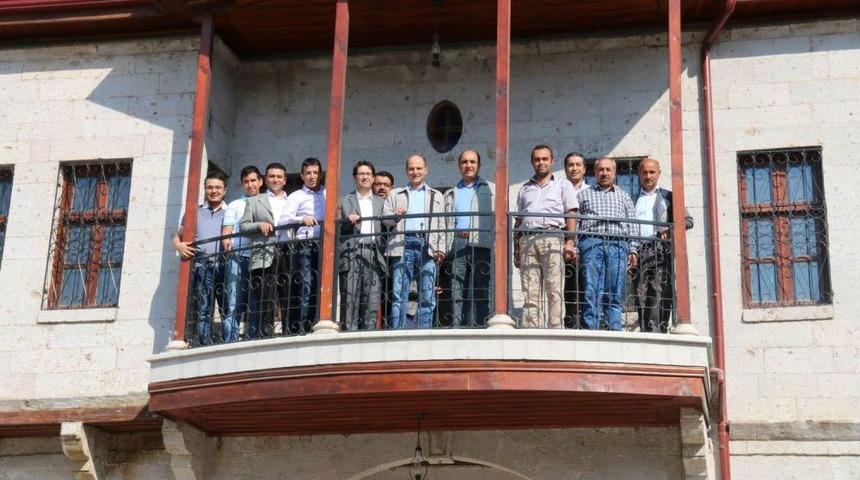 Belediye, AK Parti Y&ouml;neticilerine Hizmetlerini Anlattı