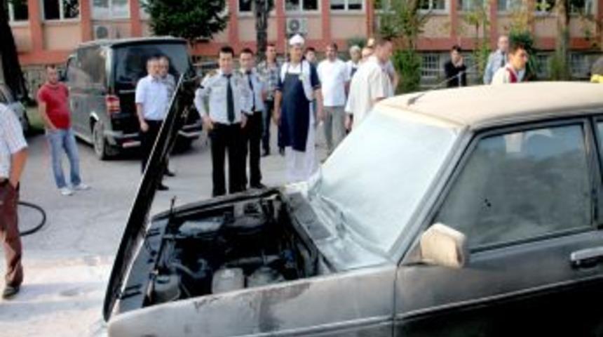 Park Halindeki Otomobil Yandı