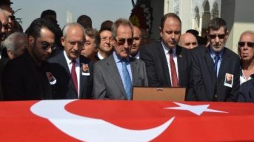 Yazar Turgut &Ouml;zakman&rsquo;ın Cenaze Namazı Kocatepe Camii&rsquo;nde Kılındı