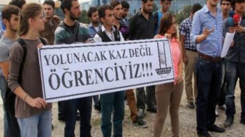 &Uuml;niversite &Ouml;ğrencilerinden Fahiş Kira Eylemi