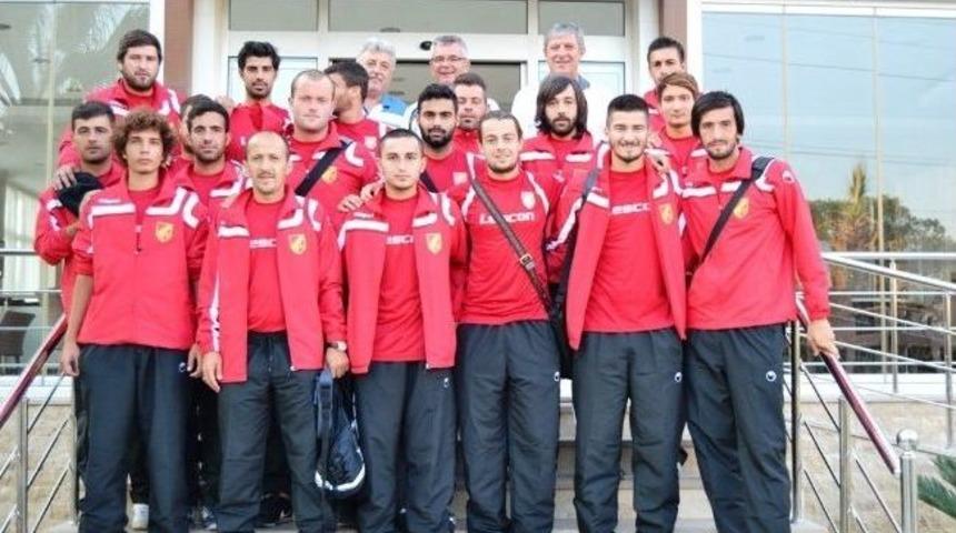 S&uuml;per Amat&ouml;r Ligde K&uuml;&ccedil;&uuml;kk&ouml;y Zirveye Oturdu