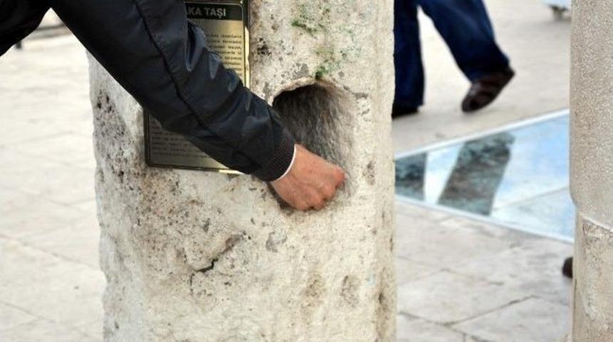 Sadaka Taşları Artık Alan El İle Veren Eli Buluşturmuyor