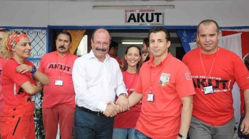 Akut Kuşadası Şubesi 1. Yaşını Kutladı