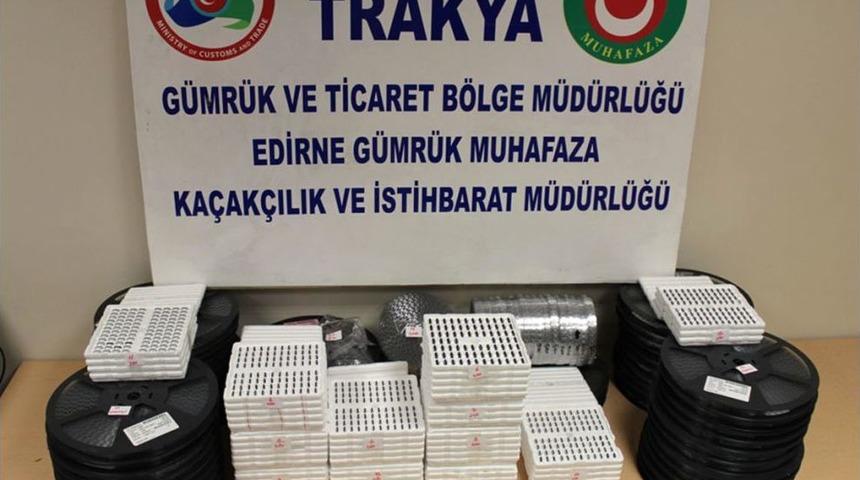 Sınırda 525 Bin TL&rsquo;lik Akıllı Telefon Yedek Par&ccedil;ası Ele Ge&ccedil;irildi