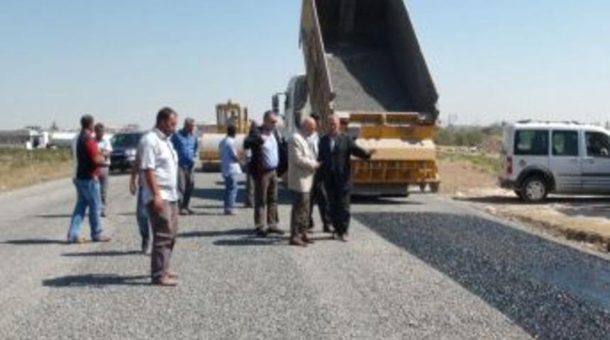 Yeni Yollar Asfaltlanıyor