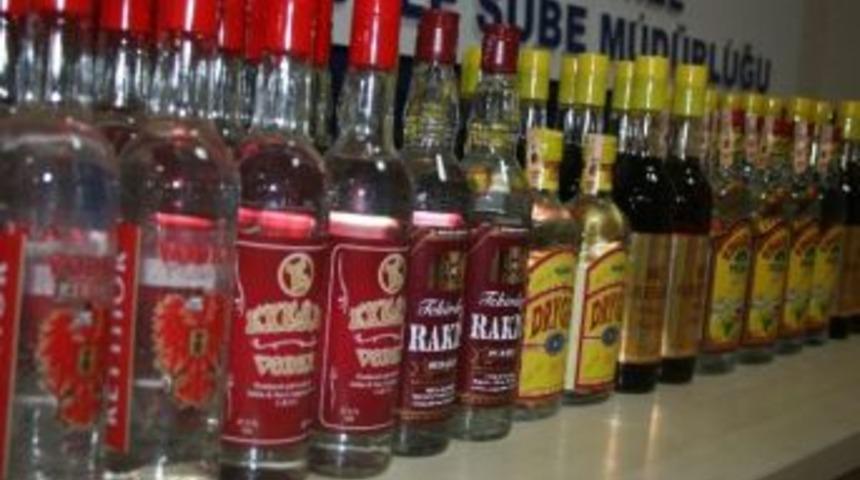 İzmir&rsquo;de 6 Bin 296 Şişe Ka&ccedil;ak İ&ccedil;ki Ele Ge&ccedil;irildi