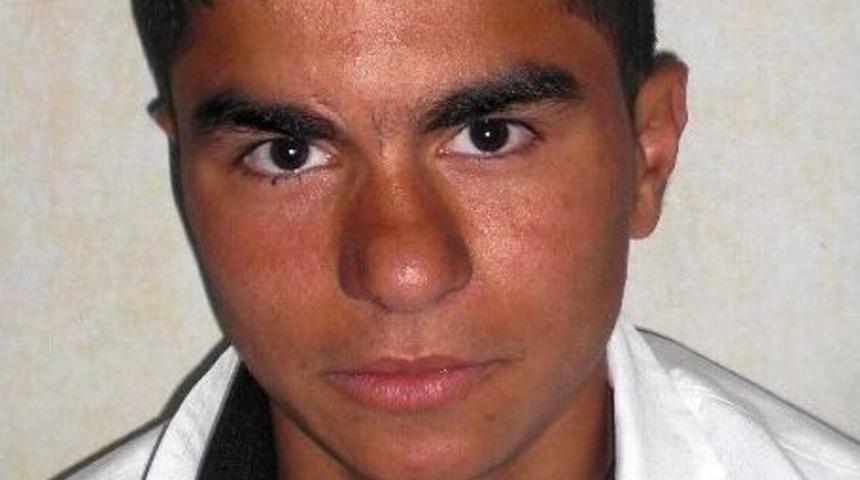 Okul Yolunda Yaşanan Kaza Kardeşleri Ayırdı