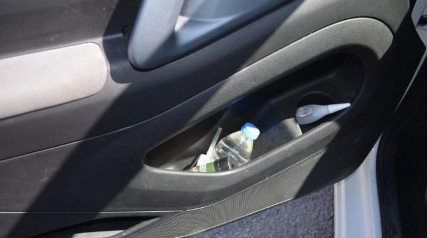 Afyonkarahisar&rsquo;da Kiraladıkları Aracın Plakasını Değiştirirken Polis Tarafından Kıskıvrak Yakalandılar