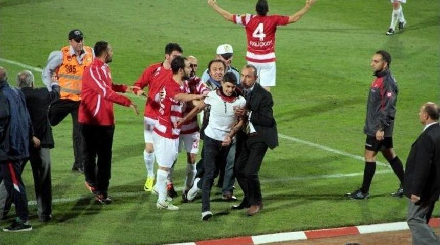 Sahaya Giren Taraftar Hakkında Yasal İşlem Başlatıldı