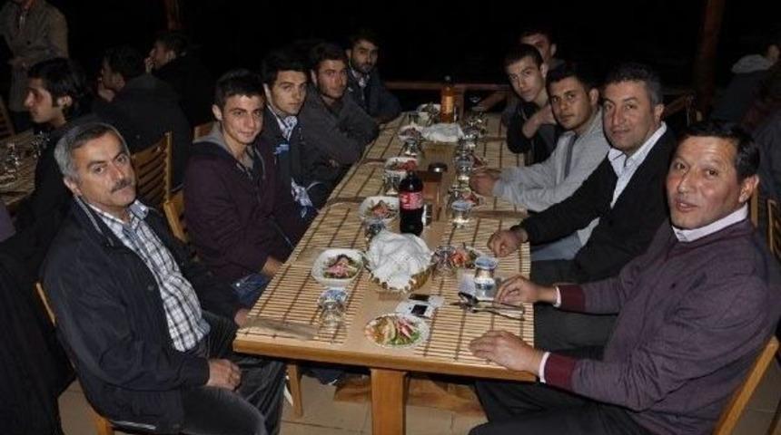 Başkandan Myo &Ouml;ğrencilerine Yemek