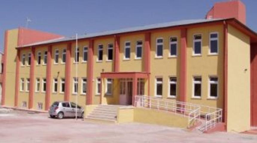 Samsat&rsquo;ta Bir Okuldan Hırsızlık Yapan 4 Şahıs Yakalandı