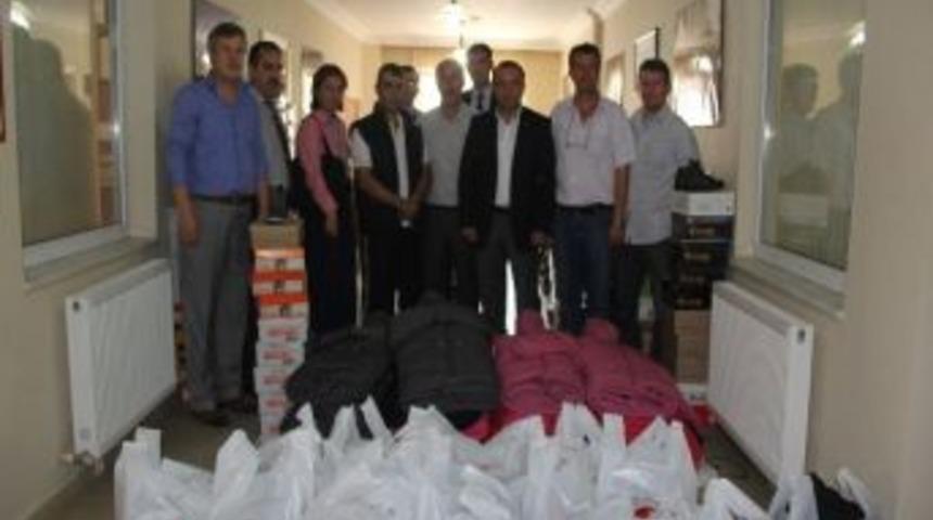 Alaplı Tso&rsquo;dan 650 &Ouml;ğrenciye Bot Ve Mont Yardımı