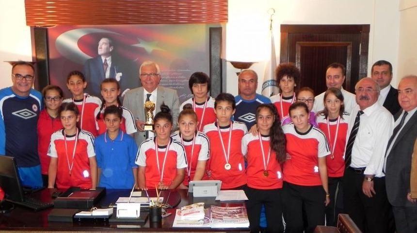 Yıldız Kadınlar T&uuml;rkiye Şampiyonu Oldu