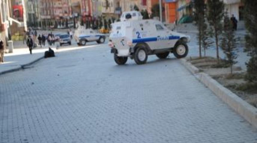 Demokratikleşme Paketini Bahane Eden &Ouml;rg&uuml;t Yandaşları Olay &Ccedil;ıkardı