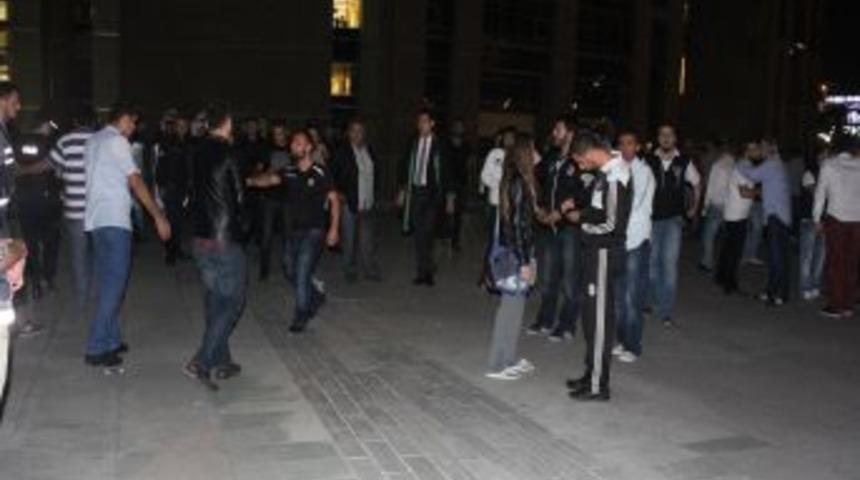 Taraftar Operasyonunda 3 Kişi Tutuklandı