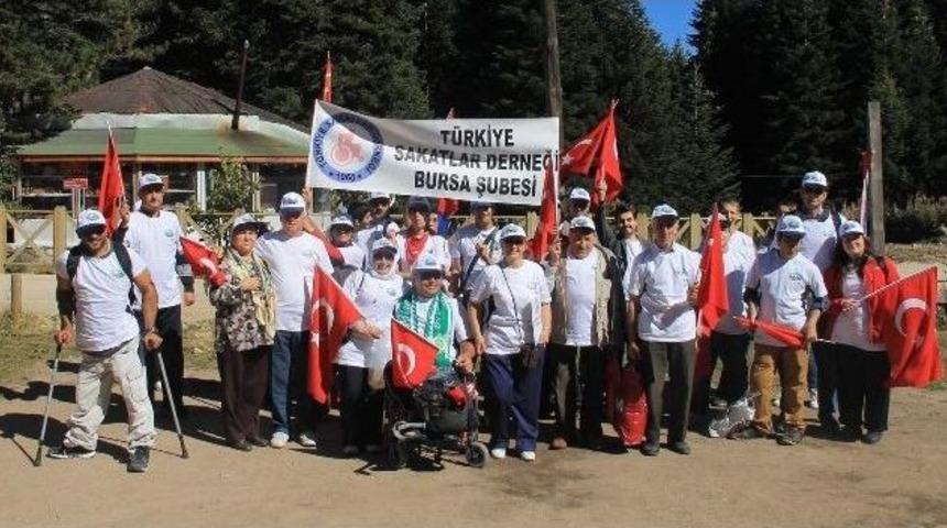 Tekerlekli Sandalyeyle Uludağ'da Y&uuml;r&uuml;d&uuml;ler