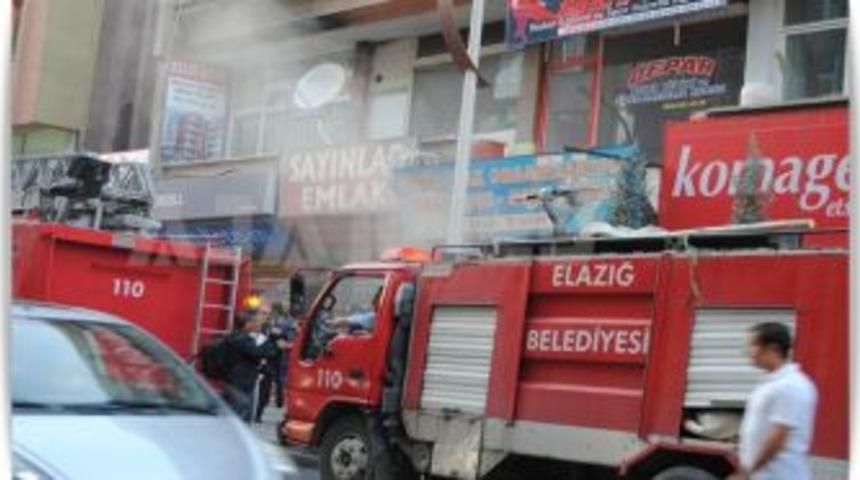 22&rsquo;ler &ccedil;arşısında yangın