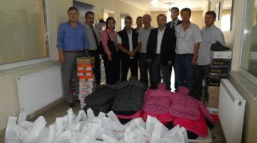 Alaplı TSO &ouml;ğrencilere giyim yardımı yaptı