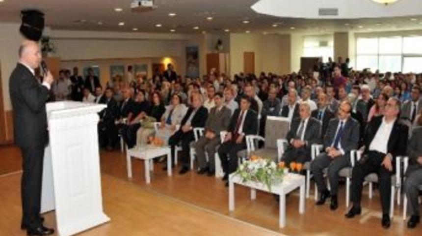 Ekrem Erdem: &ldquo;t&uuml;rk&ccedil;e&rsquo;miz Yabancı Kelimelerin İşgalindedir&rdquo;